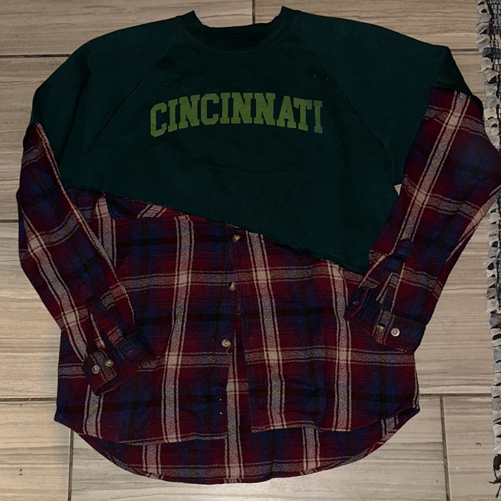 Urban Renewal green  and Plaid Sweatshirt
Cincinnati